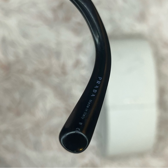 Prada sunglasses with case - Picture 6 of 13